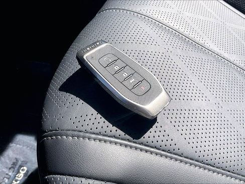 Used 2025 INFINITI QX80 Sensory image 37