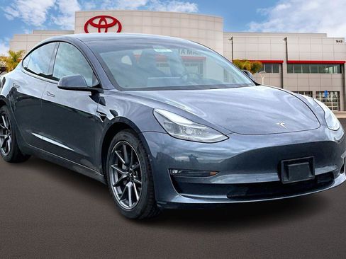 Used 2021 Tesla Model 3 Long Range image 1