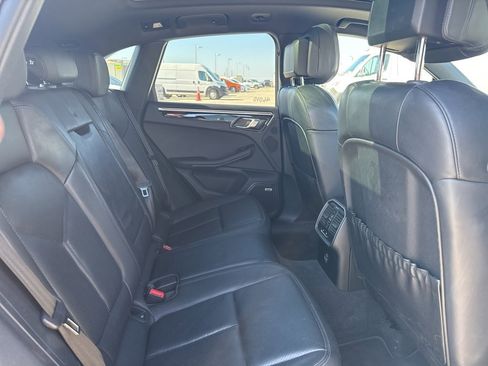 Used 2022 Porsche Macan S image 15