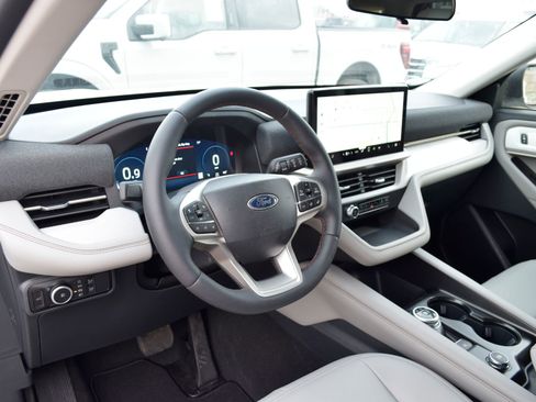 New 2026 Ford Explorer Active w/ Active Comfort Package image 17