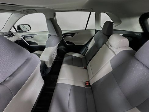 Used 2025 Toyota RAV4 XLE image 25
