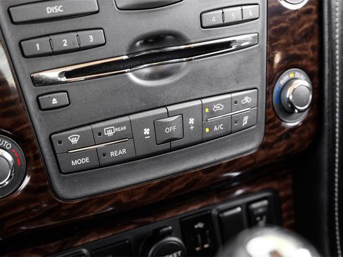 Used 2020 Nissan Armada SL w/ Premium Package image 28