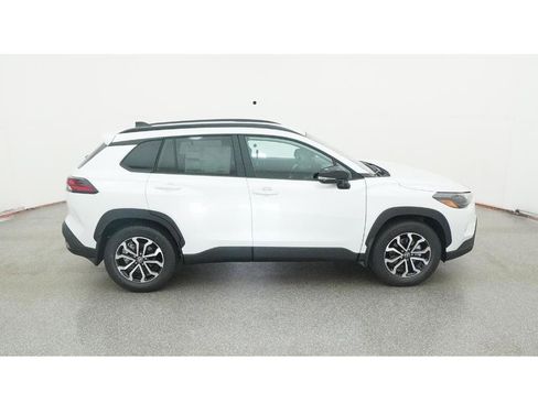 New 2026 Toyota Corolla Cross SE image 11