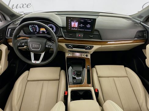Used 2024 Audi Q5 e Premium Plus w/ Premium Plus Package image 18