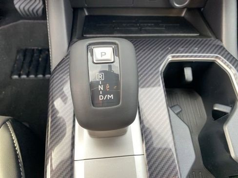 New 2025 Mitsubishi Outlander SE image 28