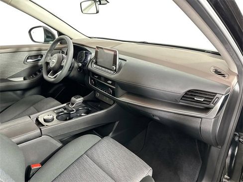 Used 2023 Nissan Rogue SV image 28