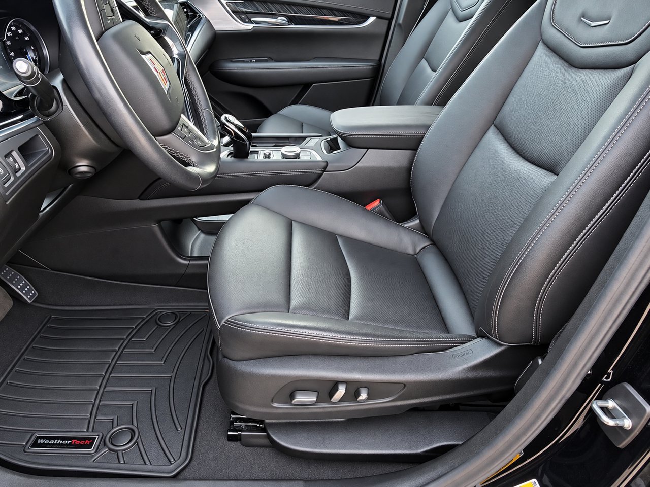 Certified 2024 Cadillac XT6 Premium Luxury FWD image 15