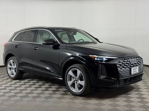 Used 2025 Audi Q5 Premium Plus w/ Premium Plus image 7