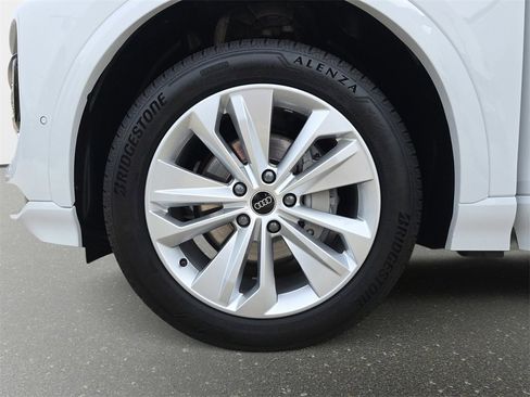 Certified 2025 Audi Q6 e-tron Premium w/ Convenience Package image 33