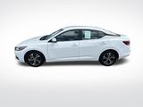 Used 2022 Nissan Sentra SV image 2