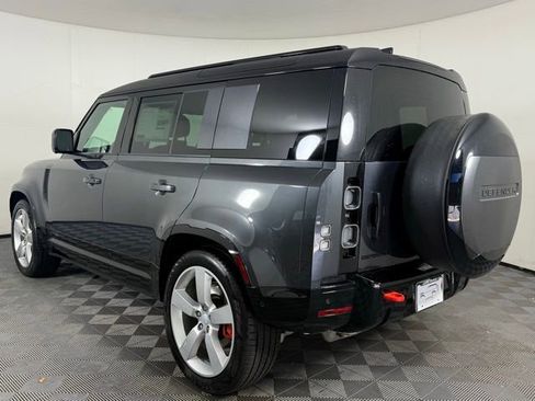 New 2025 Land Rover Defender 110 X image 4