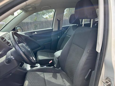 Used 2013 Volkswagen Tiguan S image 13