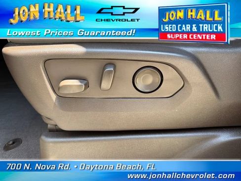 Used 2021 GMC Yukon SLT w/ Rear Media and Nav Package AWD/4WD image 18