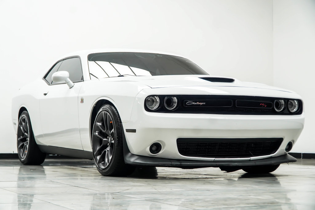 Used 2021 Dodge Challenger R/T Scat Pack RWD image 4