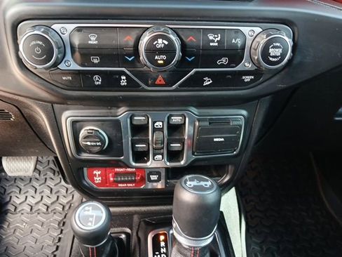 Used 2018 Jeep Wrangler Unlimited Rubicon image 42