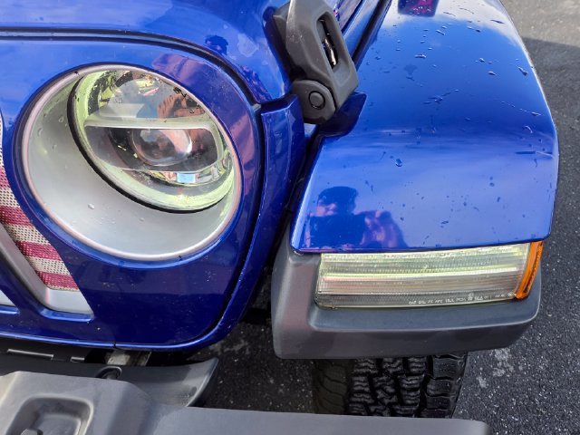 Used 2018 Jeep Wrangler Unlimited Sahara AWD/4WD image 22