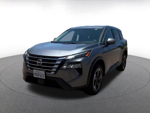 Used 2025 Nissan Rogue SV FWD image 7