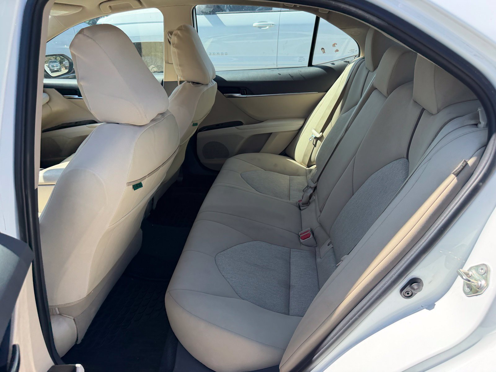 Used 2019 Toyota Camry LE FWD image 12