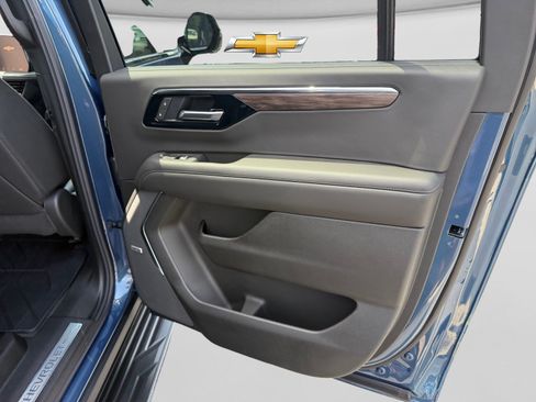New 2026 Chevrolet Suburban LT w/ Advanced Technology Package RWD image 16