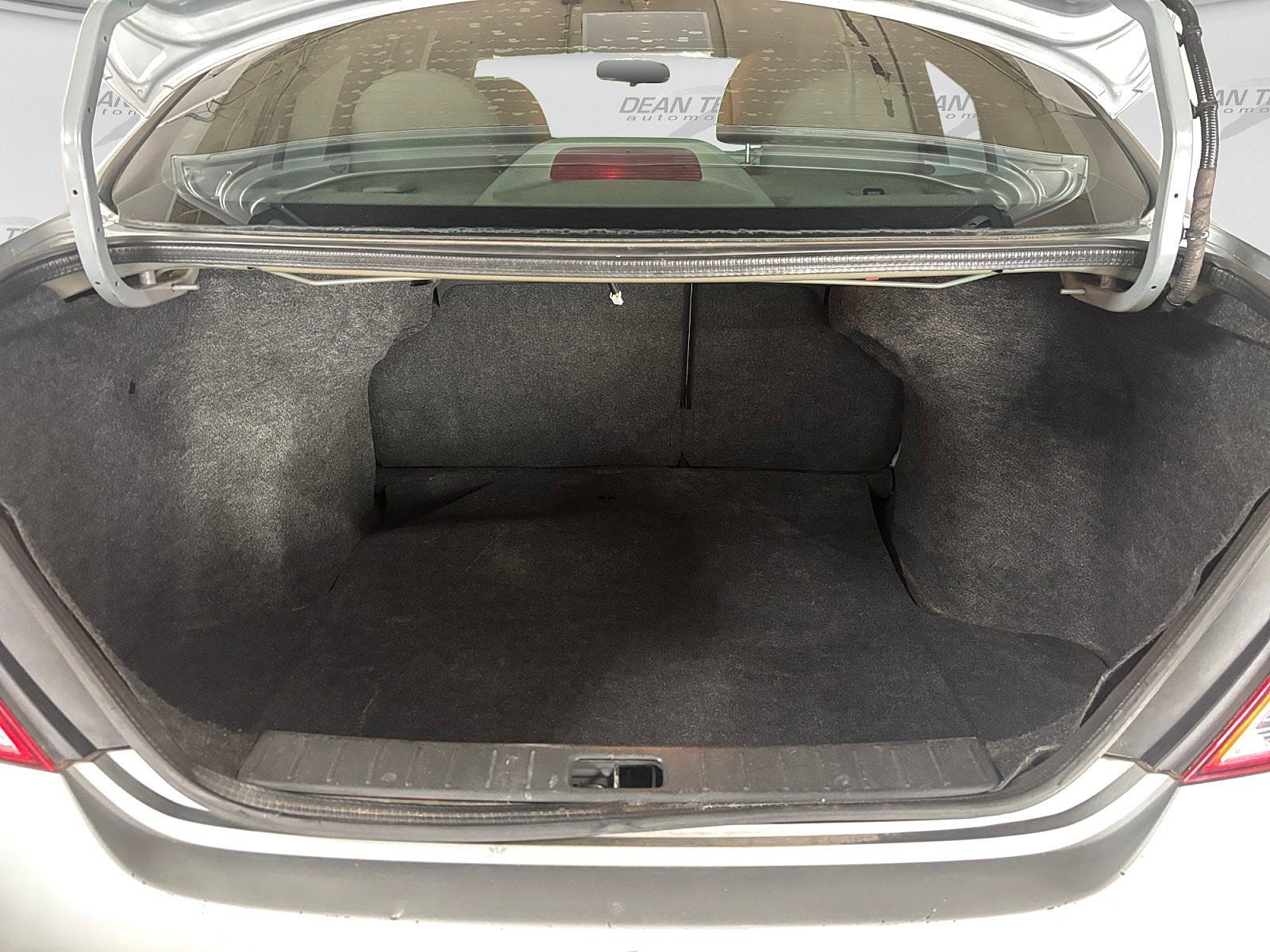 Used 2012 Nissan Versa FWD image 21