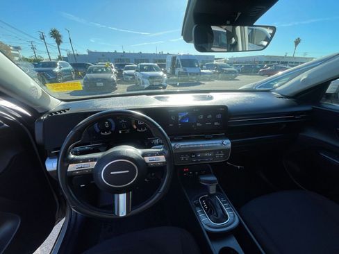 Used 2025 Hyundai Kona SEL image 33
