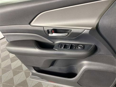 Used 2024 Toyota Grand Highlander XLE image 23