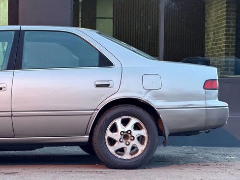 Used 1999 Toyota Camry XLE image 15