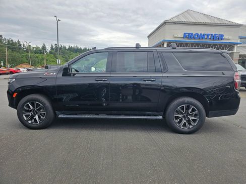 Used 2023 Chevrolet Suburban Z71 AWD/4WD image 6