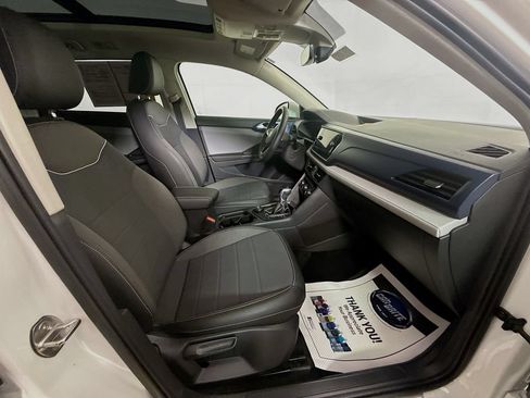 Used 2024 Volkswagen Taos SE w/ Panoramic Sunroof Package AWD/4WD image 26