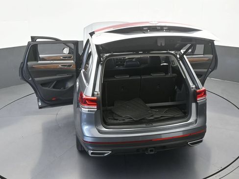 Used 2024 Volkswagen Atlas SE w/ Panoramic Sunroof Package FWD image 68
