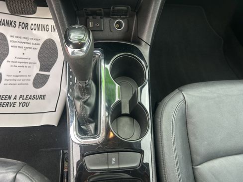 Used 2018 Chevrolet Cruze Premier image 12