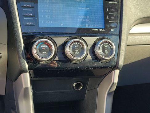 Used 2018 Subaru Forester 2.5i Premium w/ All-Weather Package image 27