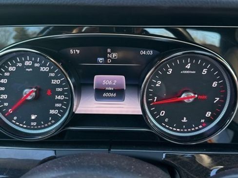 Used 2019 Mercedes-Benz E 300 4MATIC image 2