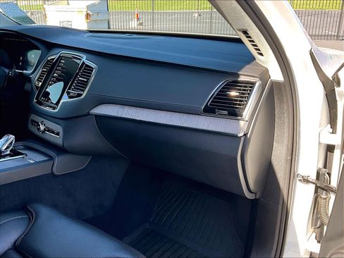 Used 2024 Volvo XC90 T8 Ultimate w/ Protection Package Premier AWD/4WD image 19