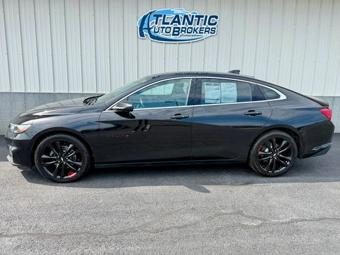 Used 2018 Chevrolet Malibu LT w/ Redline Edition FWD image 2