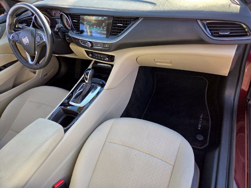 Used 2018 Buick Regal Preferred w/ Sights and Sounds Package FWD image 19