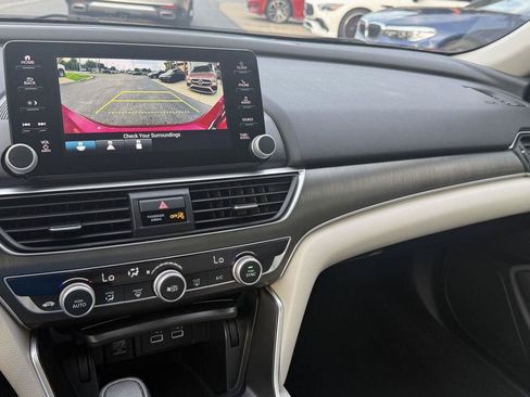 Used 2022 Honda Accord LX image 32
