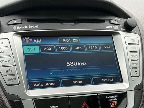 Used 2012 Hyundai Tucson Limited w/ Premium Pkg image 17