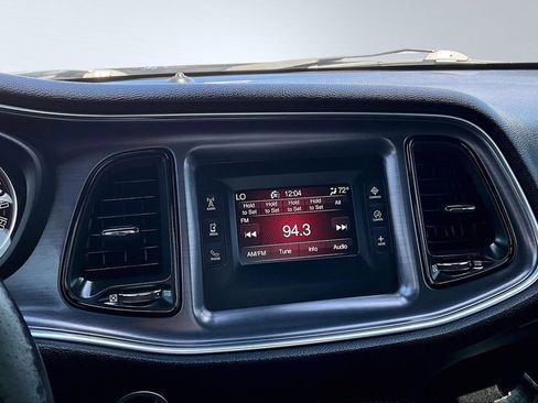 Certified 2016 Dodge Challenger SXT image 10