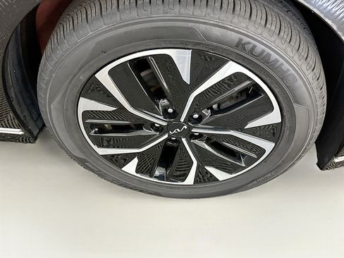 Used 2023 Kia EV6 Wind w/ Wind Technology Package AWD/4WD image 11