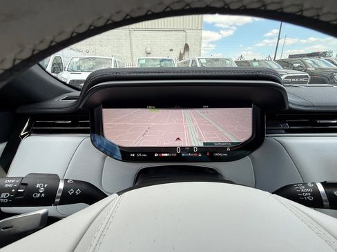 Used 2024 Land Rover Range Rover Sport Dynamic SE image 34