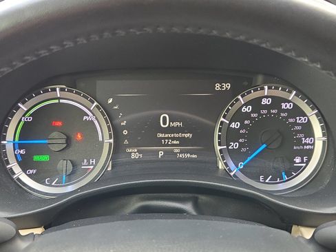 Used 2024 Toyota Highlander XLE AWD/4WD image 25