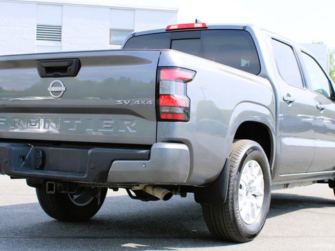 Used 2023 Nissan Frontier SV w/ SV Convenience Package AWD/4WD image 4