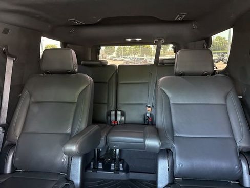 Used 2021 Chevrolet Tahoe Z71 w/ Rear Media and Nav Package AWD/4WD image 9