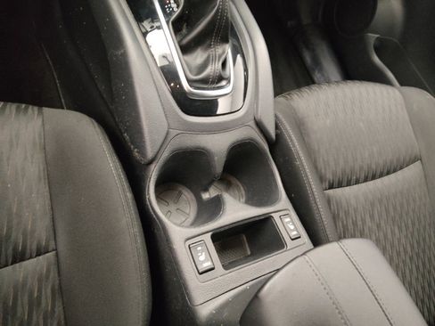 Used 2018 Nissan Rogue SV FWD image 26