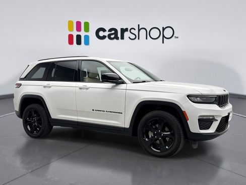 Used 2023 Jeep Grand Cherokee Limited w/ Black Appearance Package image 7