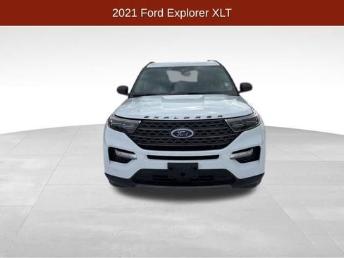 Used 2021 Ford Explorer XLT w/ XLT Sport Appearance Package image 2