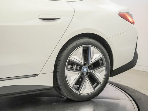 Used 2023 BMW i4 eDrive35 RWD image 10