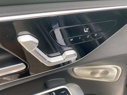 Used 2024 Mercedes-Benz GLC 300 4MATIC image 14