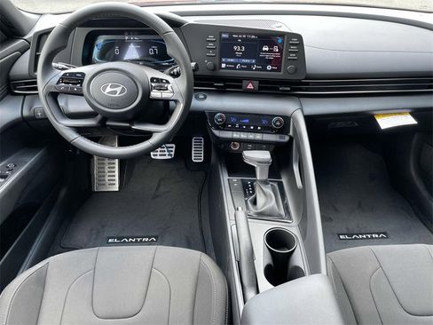 New 2025 Hyundai Elantra Sport image 9